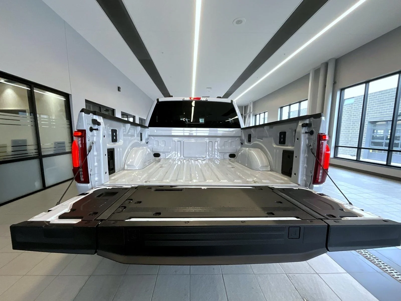 Used 2025 White Ford Tremor image 9