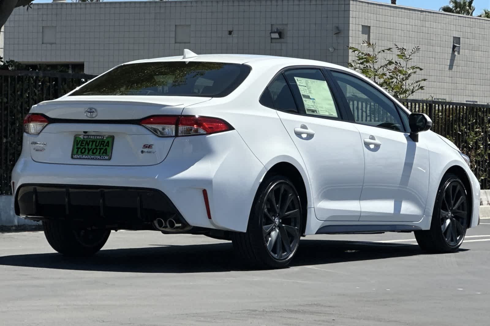 New 2026 Ice Cap Toyota  SE image 4