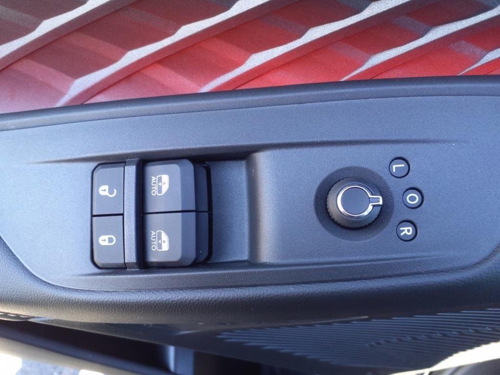 New 2025 Diamond Black Crystal Pearlcoat Dodge Scat Pack image 6