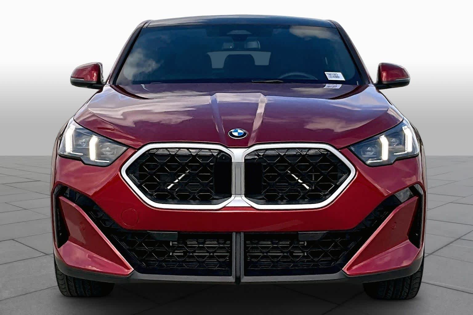 Used 2026 Vegas Red Metallic BMW xDrive28i image 3