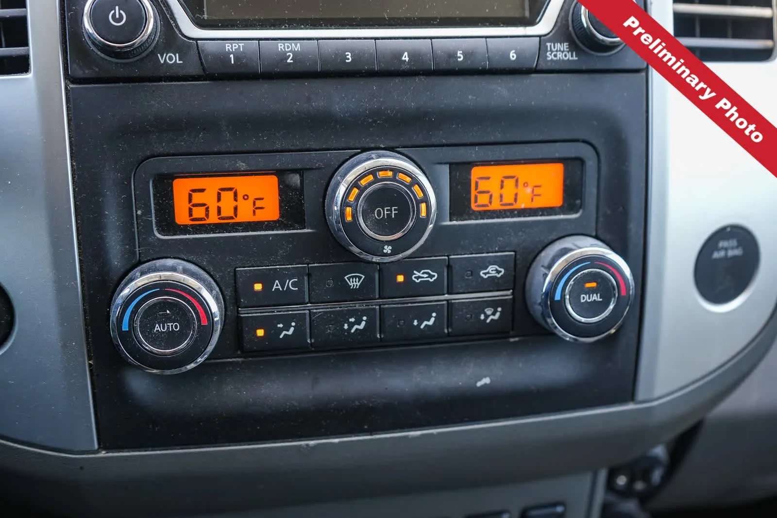 Used 2018 Magnetic Black Nissan SV V6 image 21