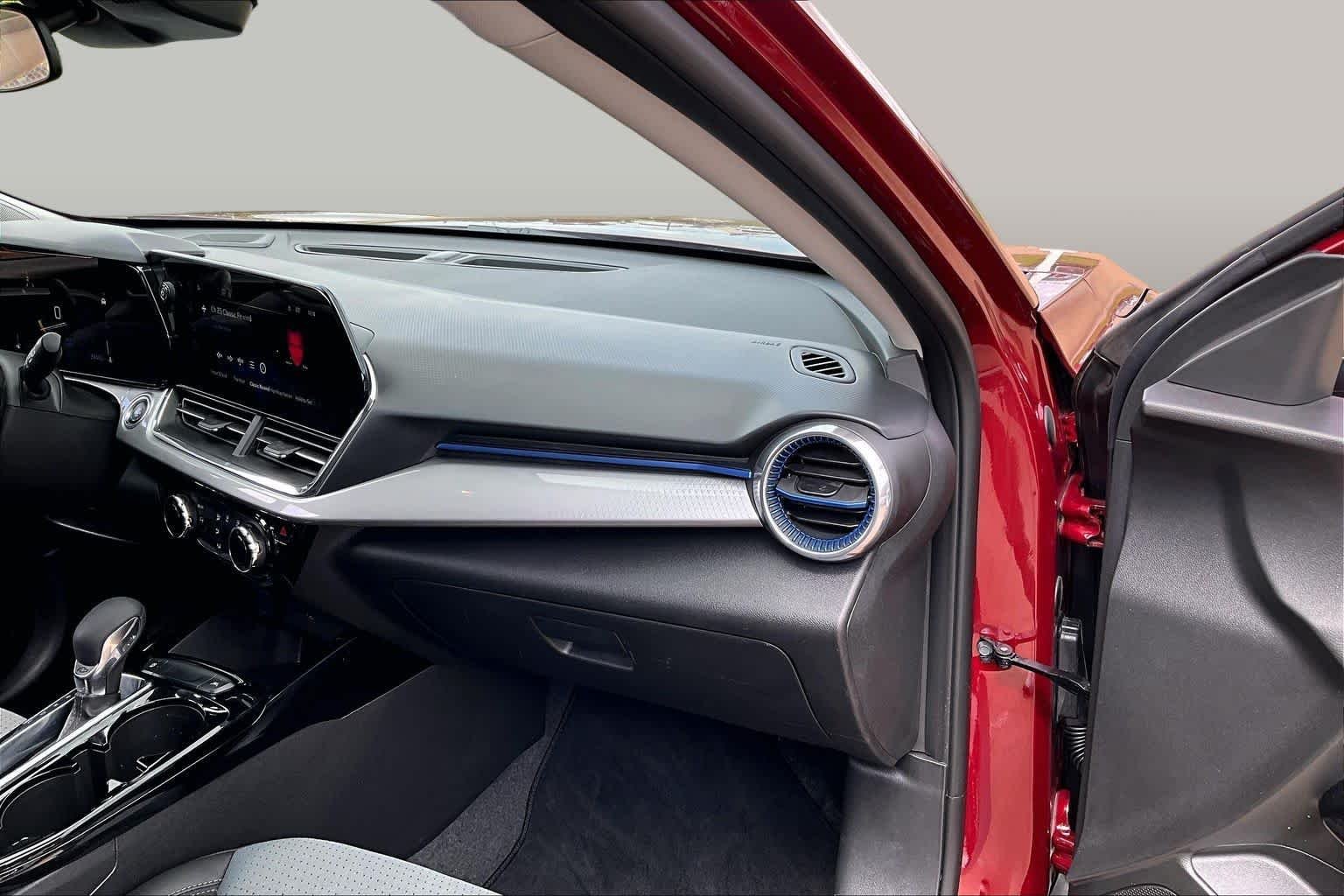 Used 2025 Crimson Metallic Chevrolet LT image 17