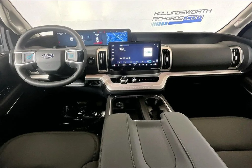 New 2027 Star White Metallic Tri-Coat Ford Active image 5