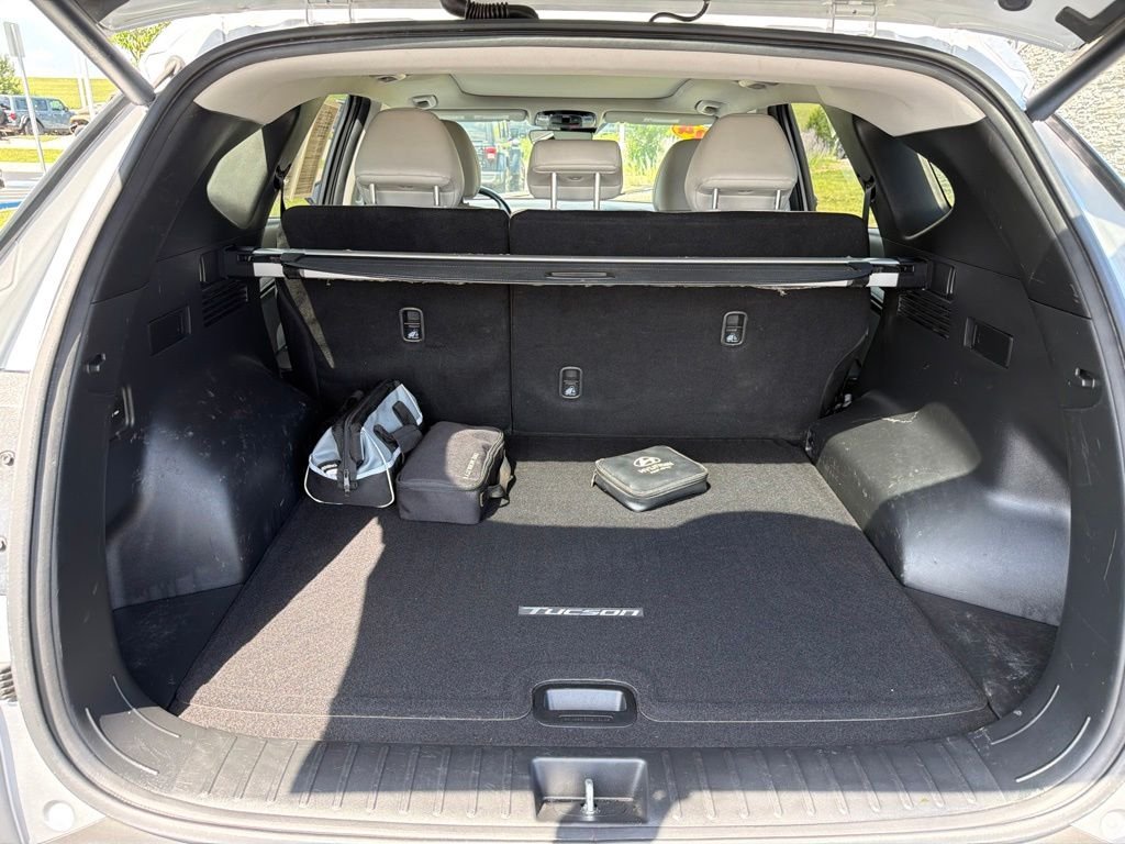 Used 2024 Silver Hyundai SEL Convenience image 15