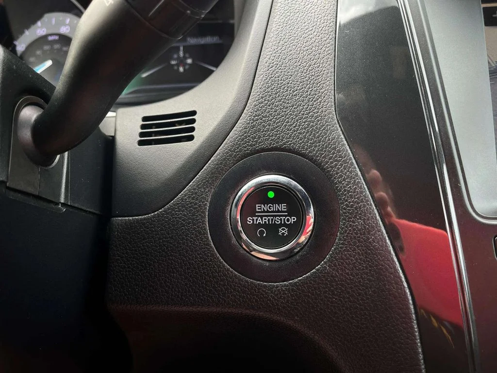 Used 2019 Agate Black Metallic Ford XLT image 17