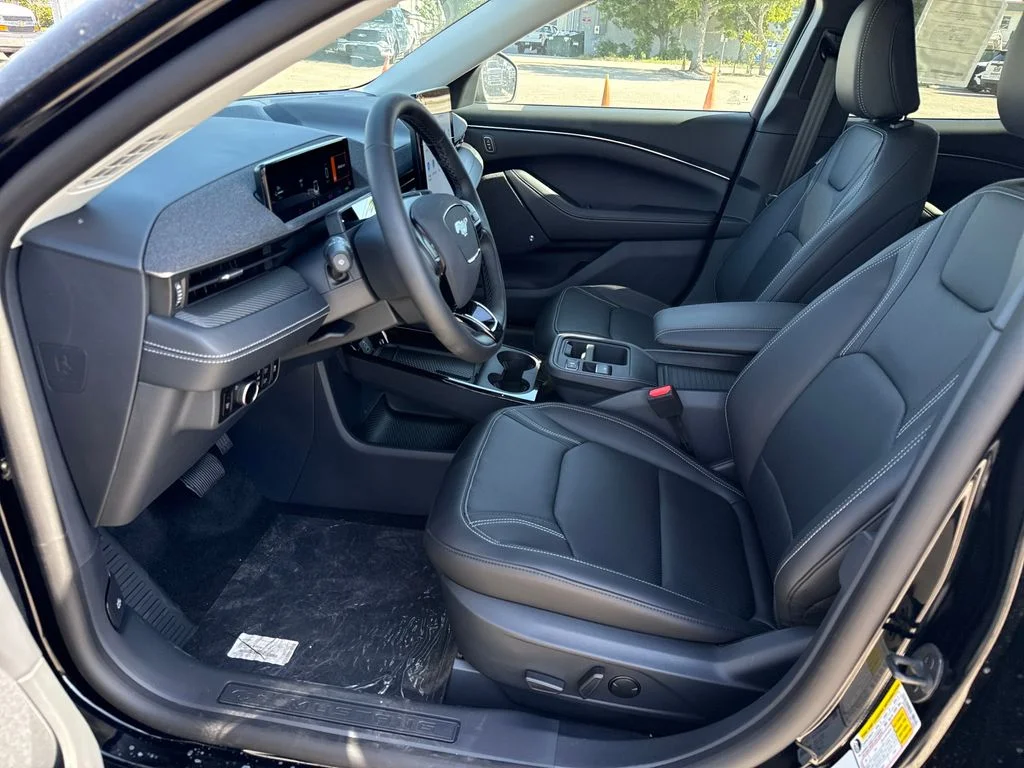 New 2026 Black Ford Premium image 20