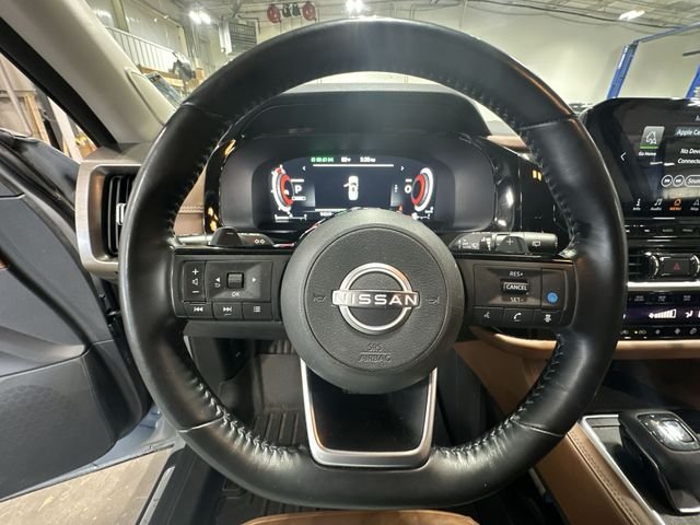 Used 2022 Gray Nissan Platinum image 15