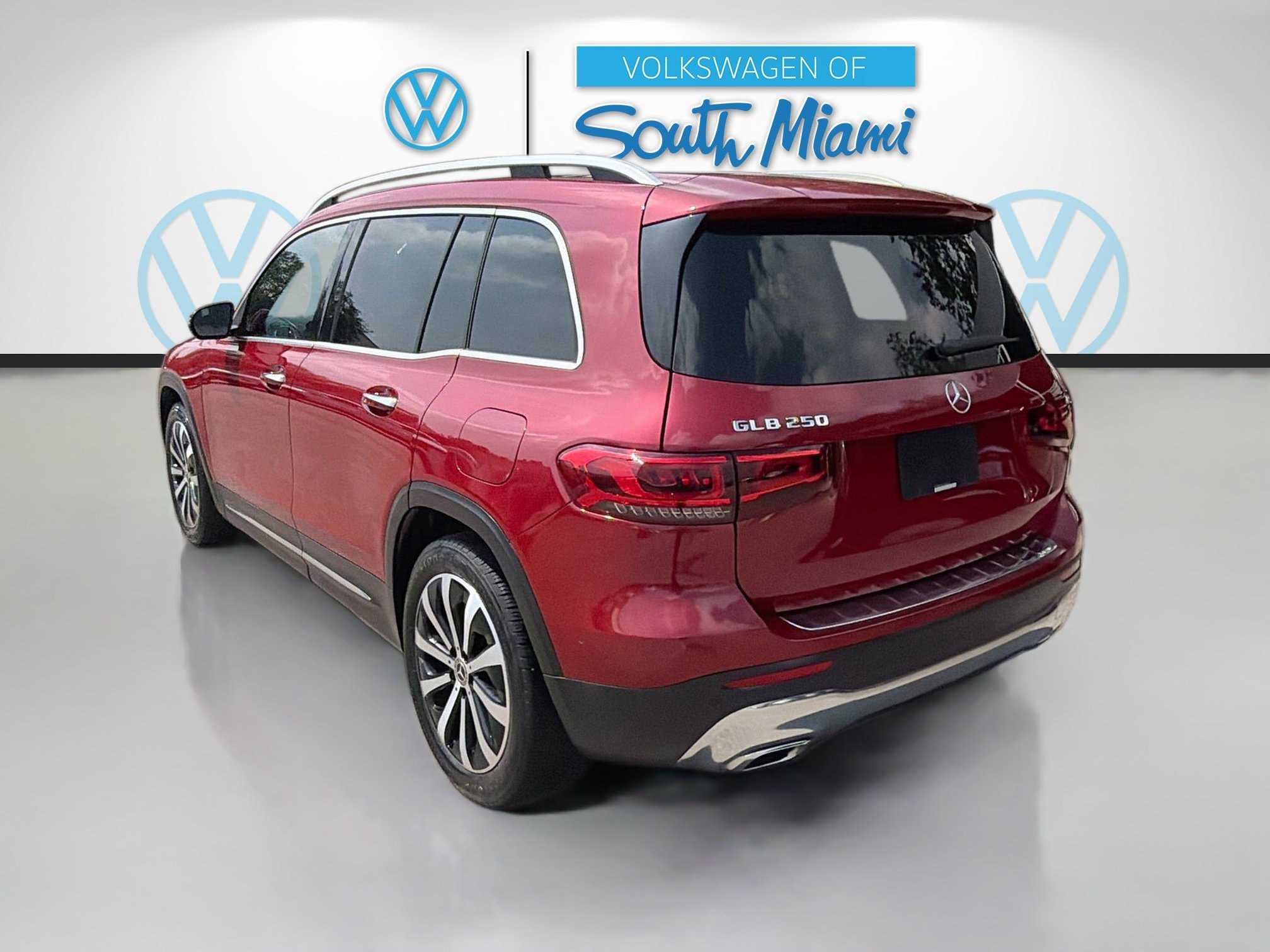 Used 2020 Red Mercedes-Benz GLB 250 image 5