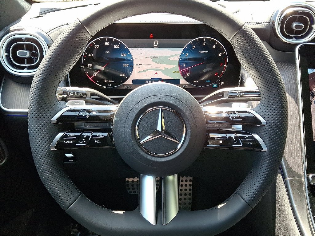 New 2026 Polar White Mercedes-Benz GLC 300 image 32