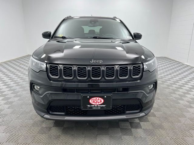 Used 2025 Black Jeep Latitude image 3