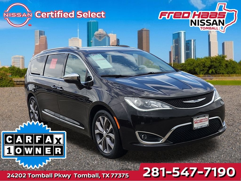2019 Chrysler Pacifica Limited's photo