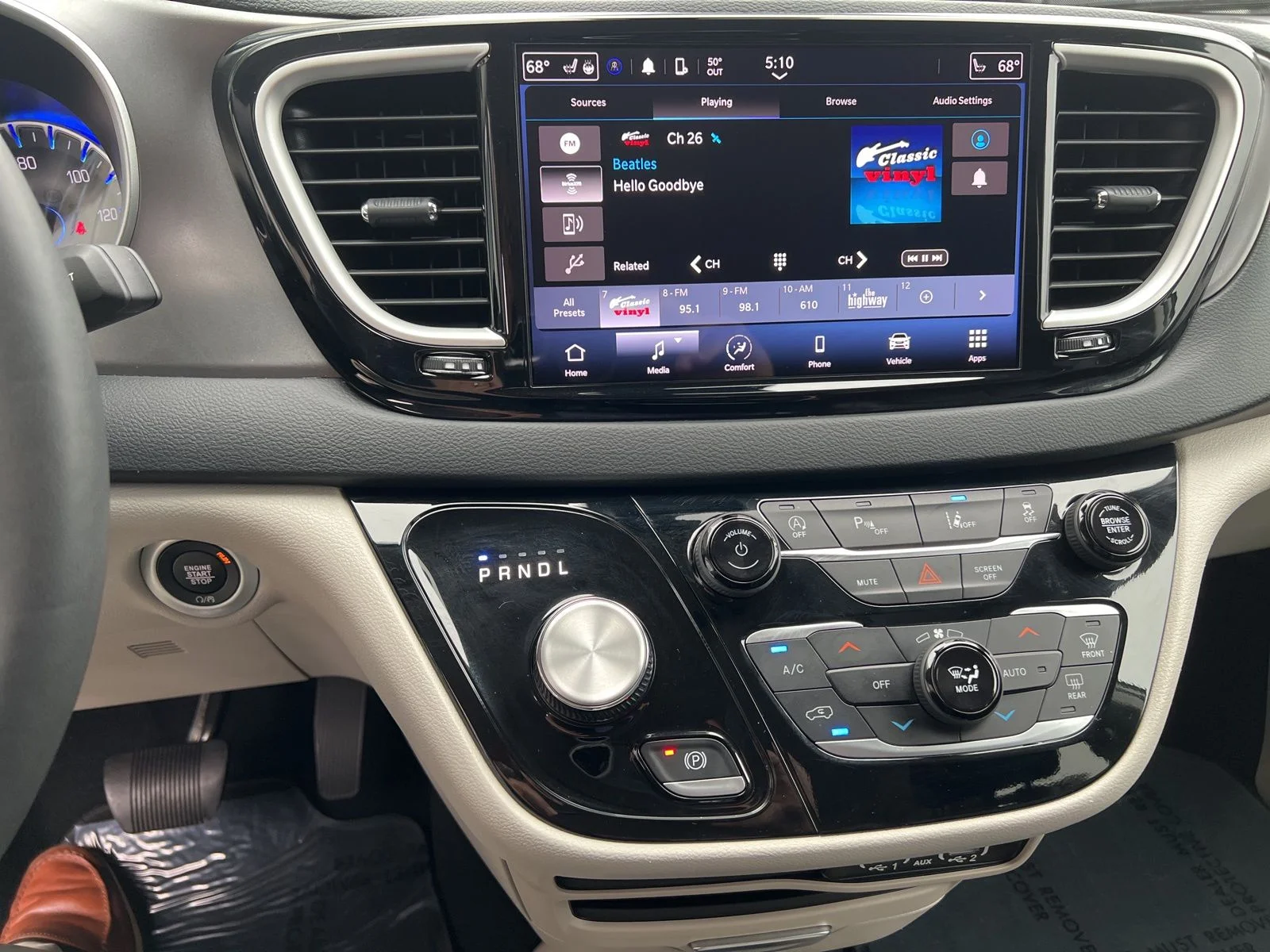 Used 2023 White Chrysler Touring L image 19