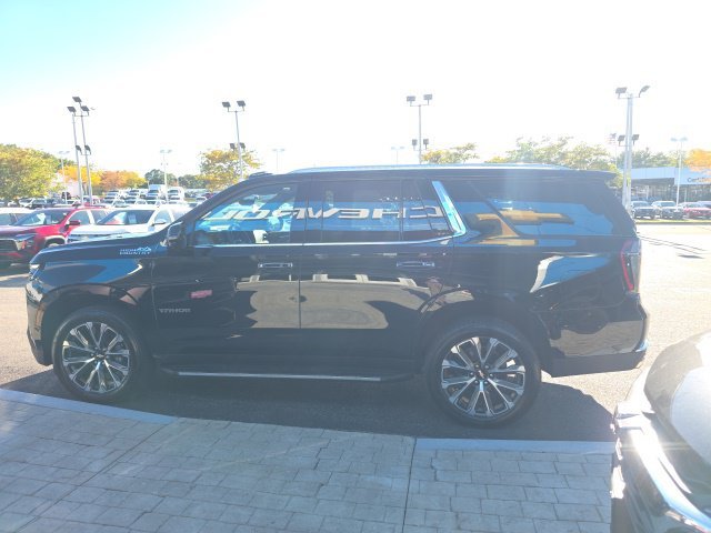 Used 2025 Black Chevrolet High Country image 5