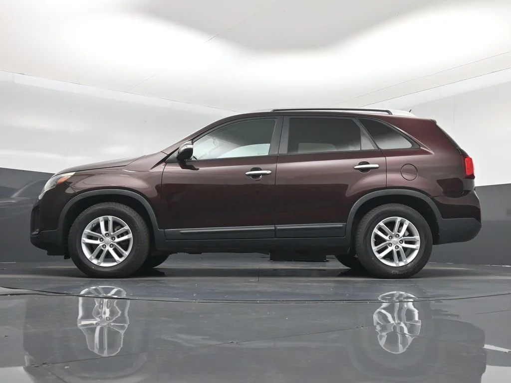 Used 2015 Red Kia LX image 15