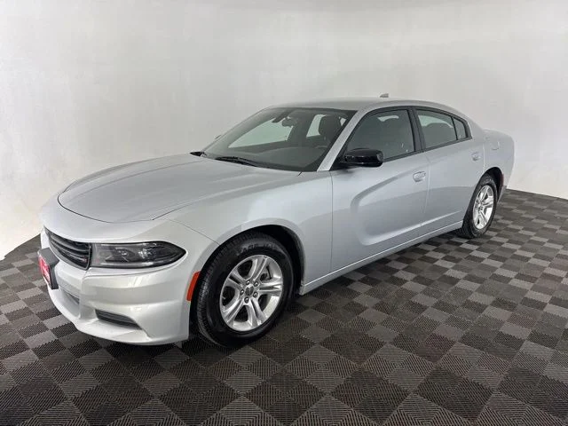 Used 2023 Silver Dodge SXT image 3