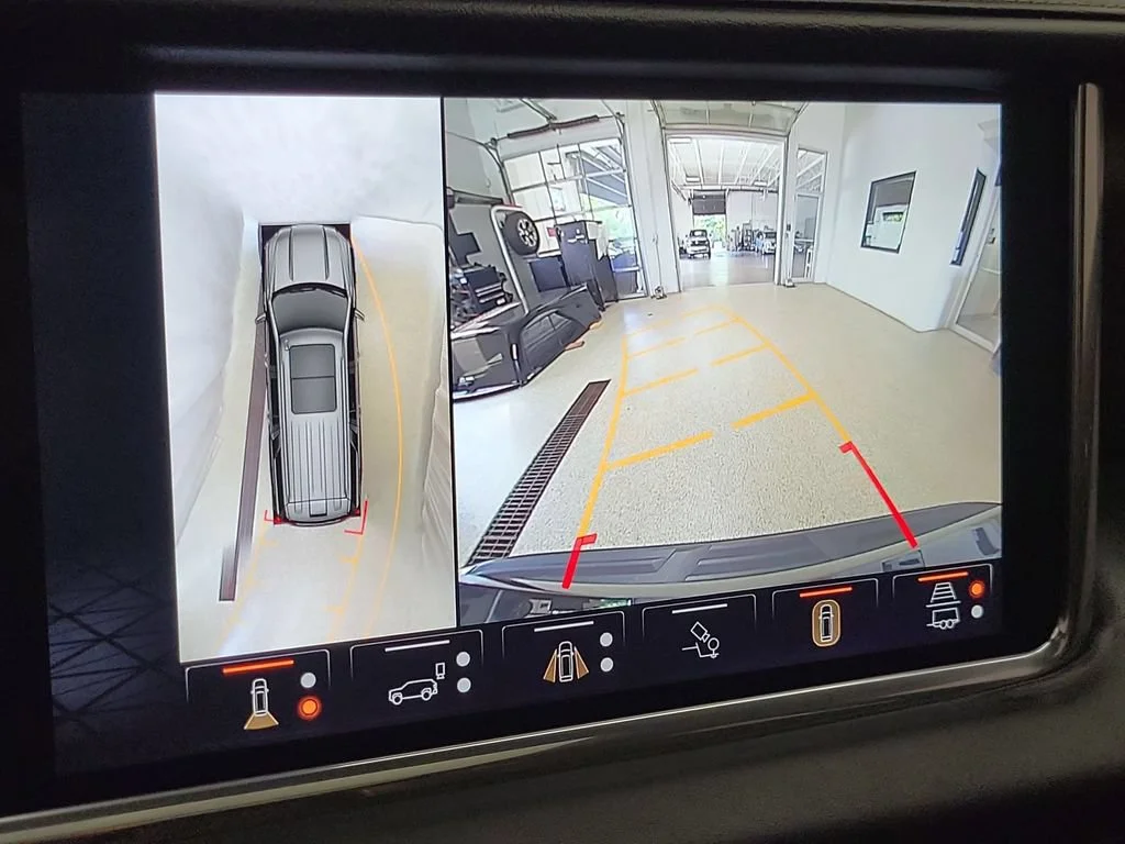 2023 GMC Yukon XL Denali Ultimate - Photo 16