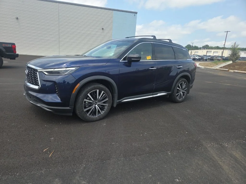 Used 2024 Blue INFINITI Autograph image 5