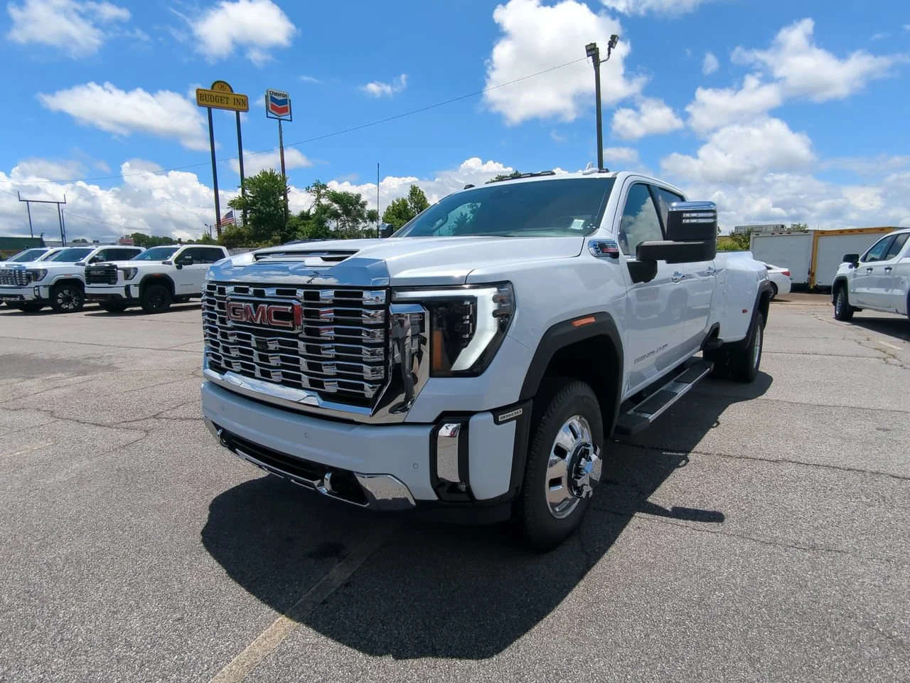 2026 GMC Sierra 3500HD Denali - Photo 7