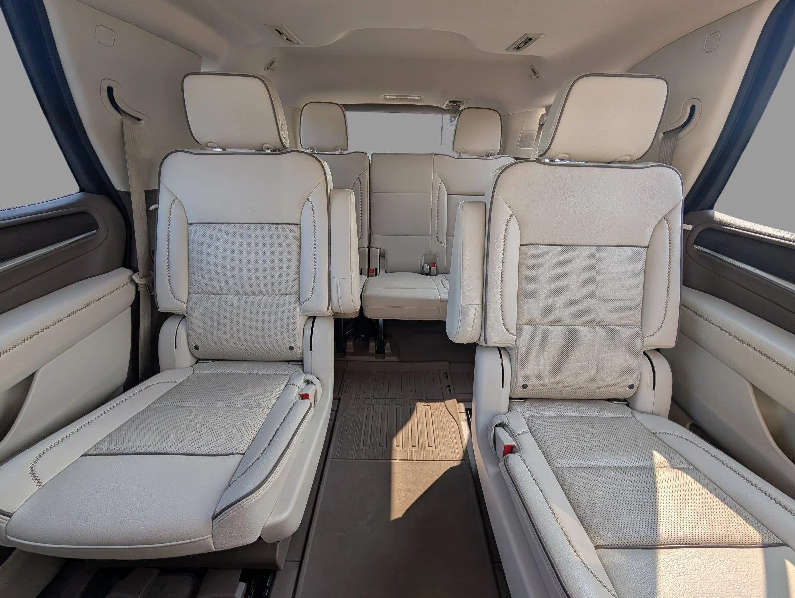 Used 2021 PEARL BEIGE METALLIC GMC Denali image 33