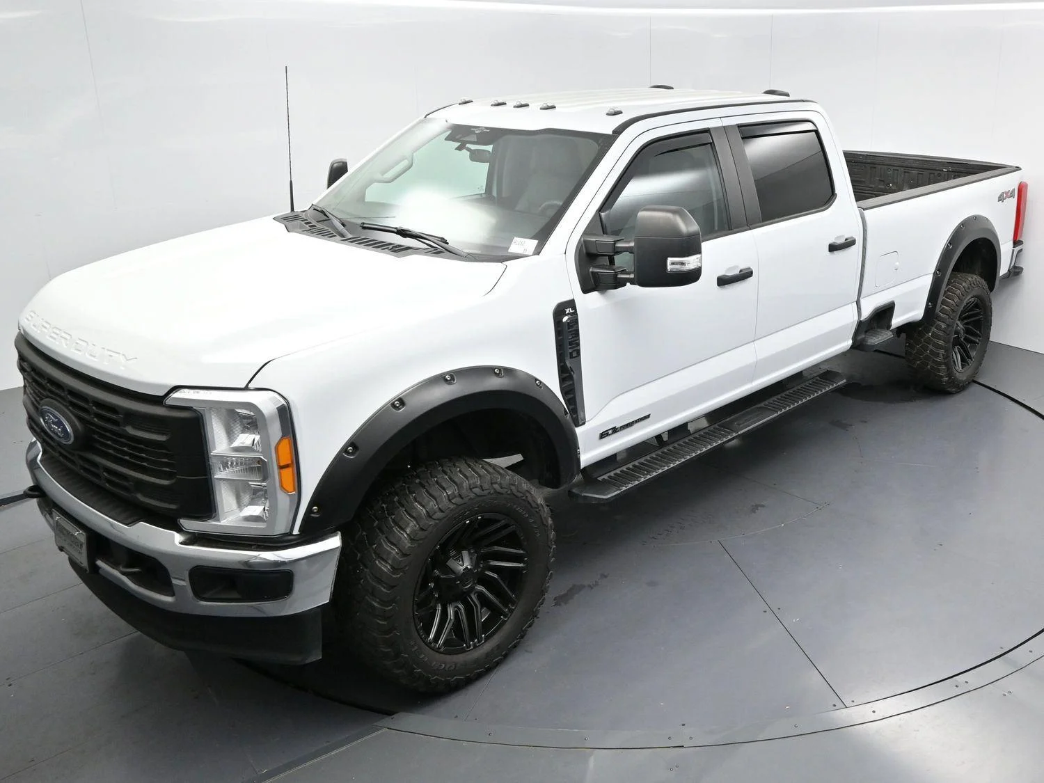 Used 2023 Oxford White Ford XL image 36
