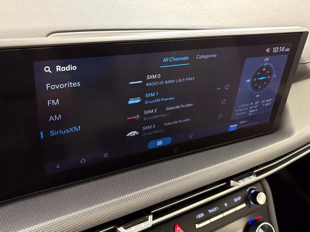 Used 2025 Red Hyundai SEL image 32