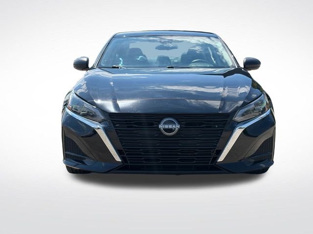 Used 2025 Super Black Nissan 2.5 SV image 29