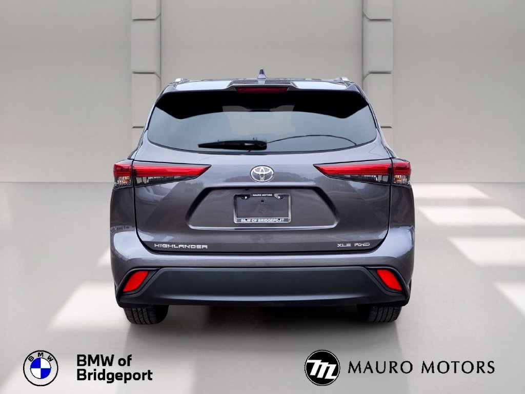Used 2022 Gray Toyota XLE image 5