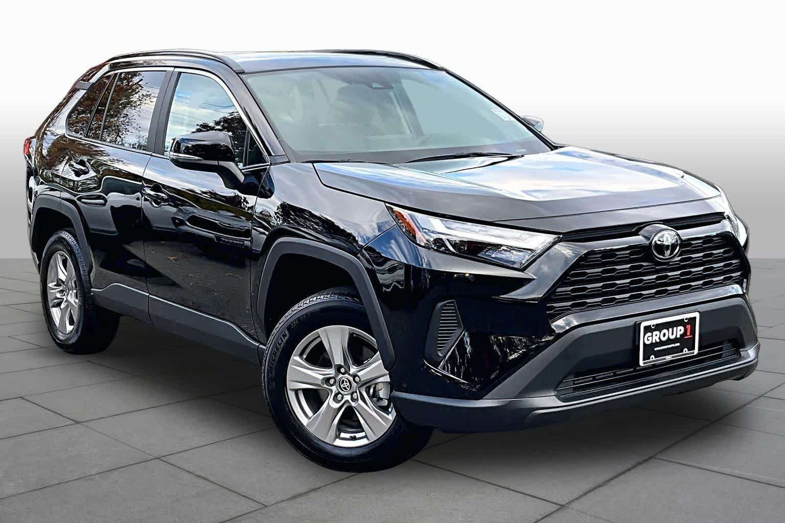 Used 2025 Midnight Black Metallic Toyota XLE image 3