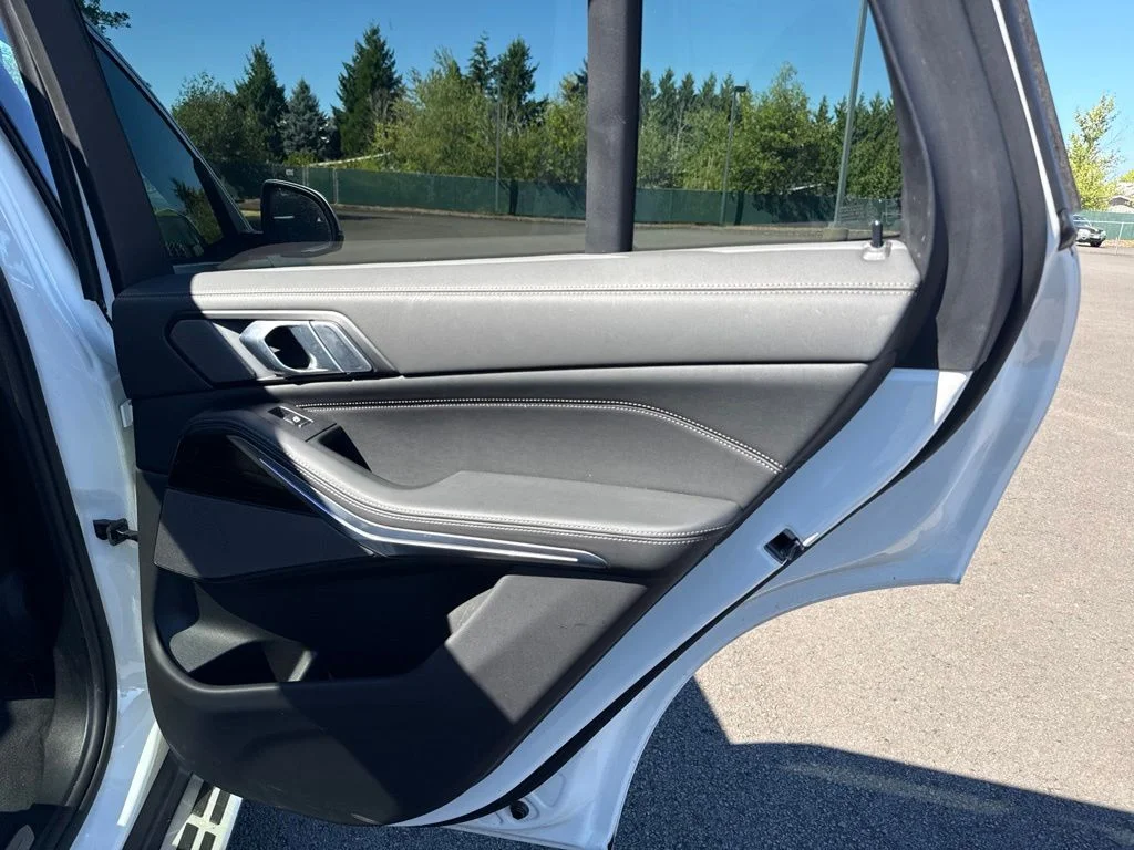 Used 2026 Alpine White BMW xDrive40i image 25