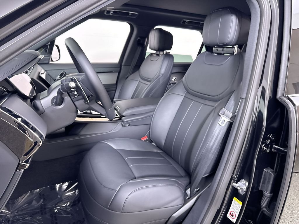 New 2026 Santorini Black Land Rover Dynamic SE image 11