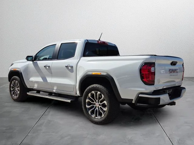 Used 2024 White GMC Denali image 3