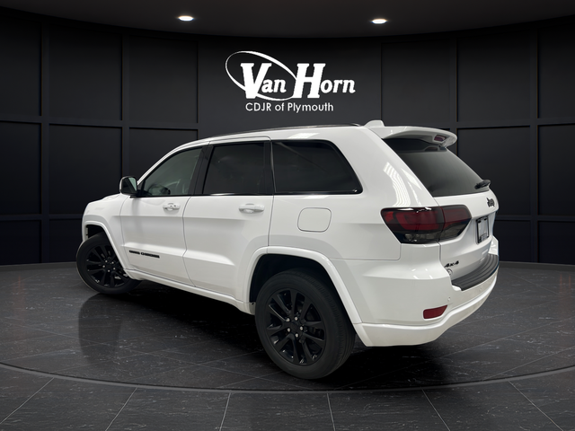 Used 2018 Bright White Clearcoat Jeep Altitude image 5