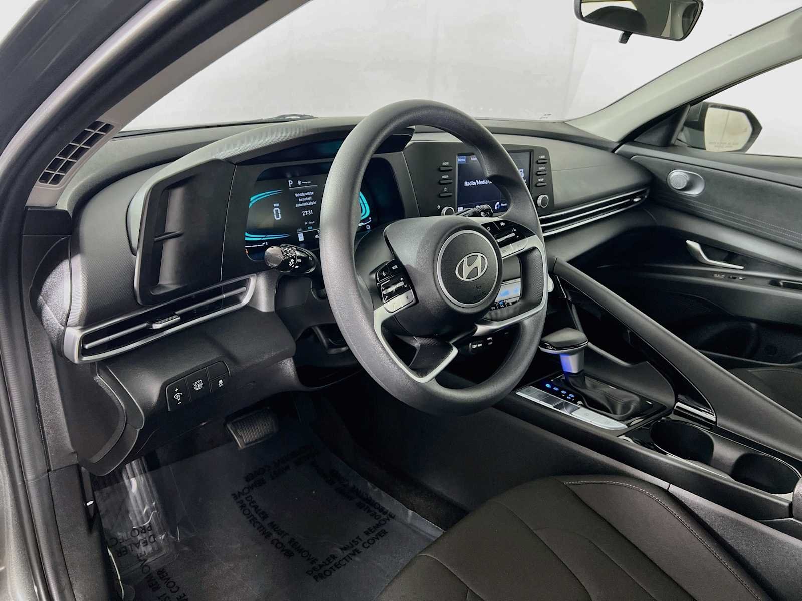 Used 2025 Amazon Gray Hyundai Blue image 9