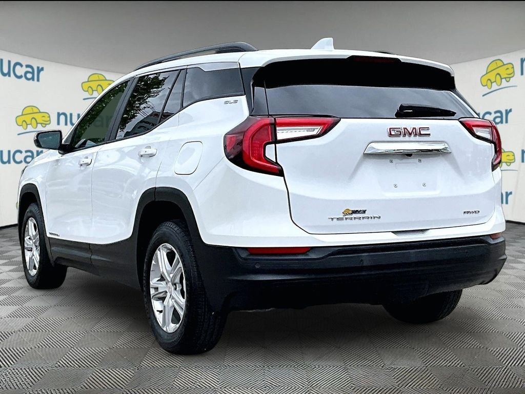 Used 2023 White GMC SLE image 4