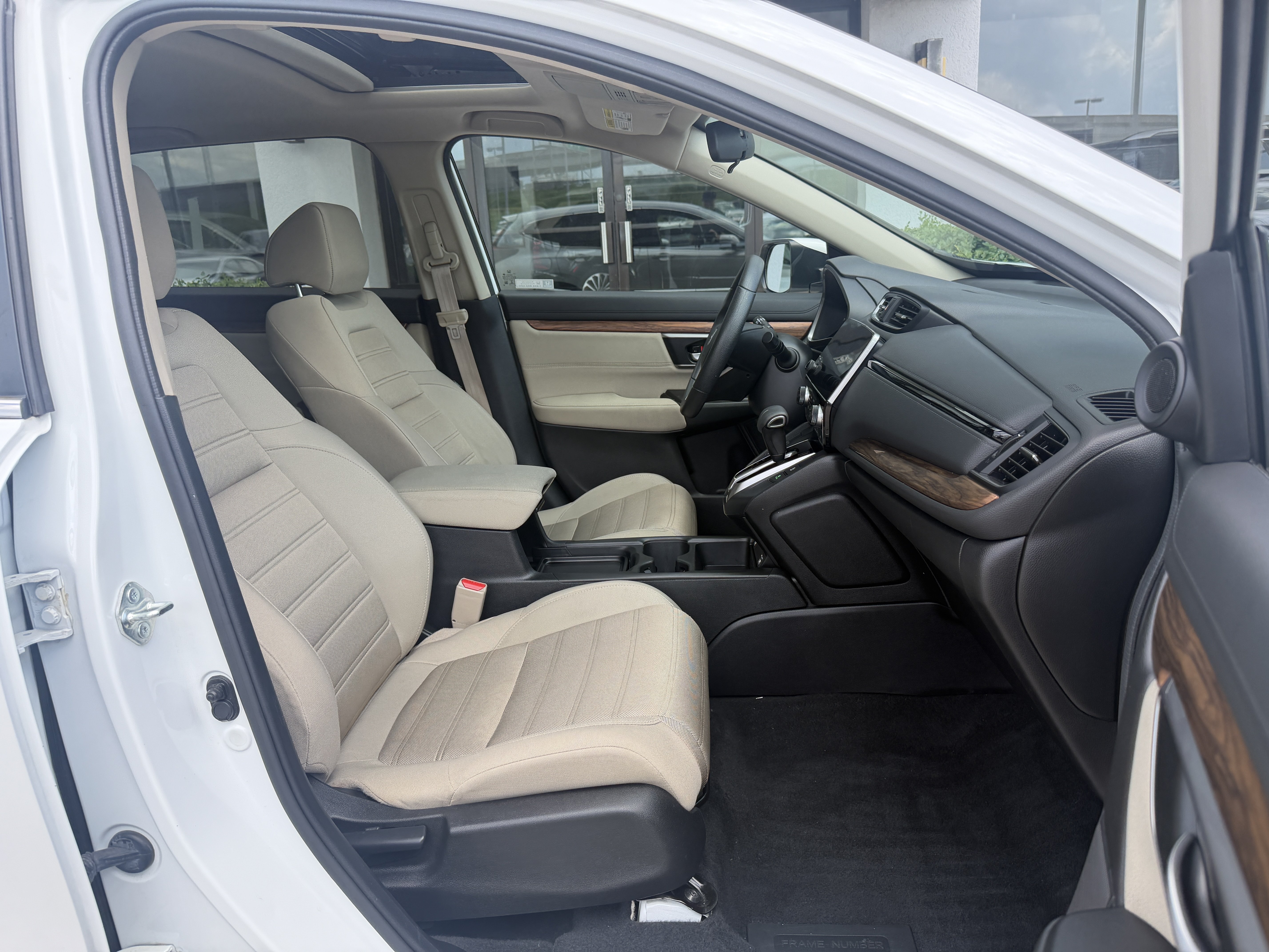 Used 2021 Platinum White Pearl Honda EX image 23