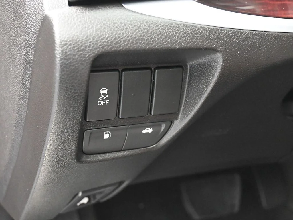Used 2017 Black Acura V6 image 15