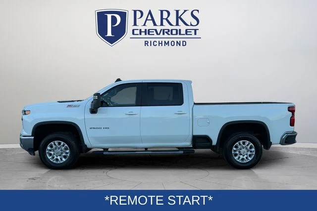 Used 2025 White Chevrolet LT image 4