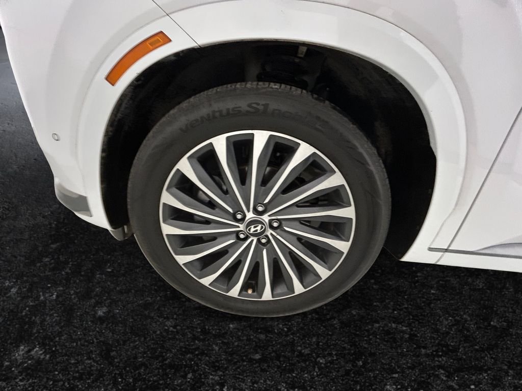 Used 2025 White Hyundai Calligraphy image 27