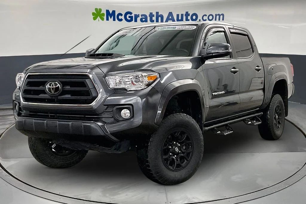 Used 2022 Gray Toyota SR5 image 3