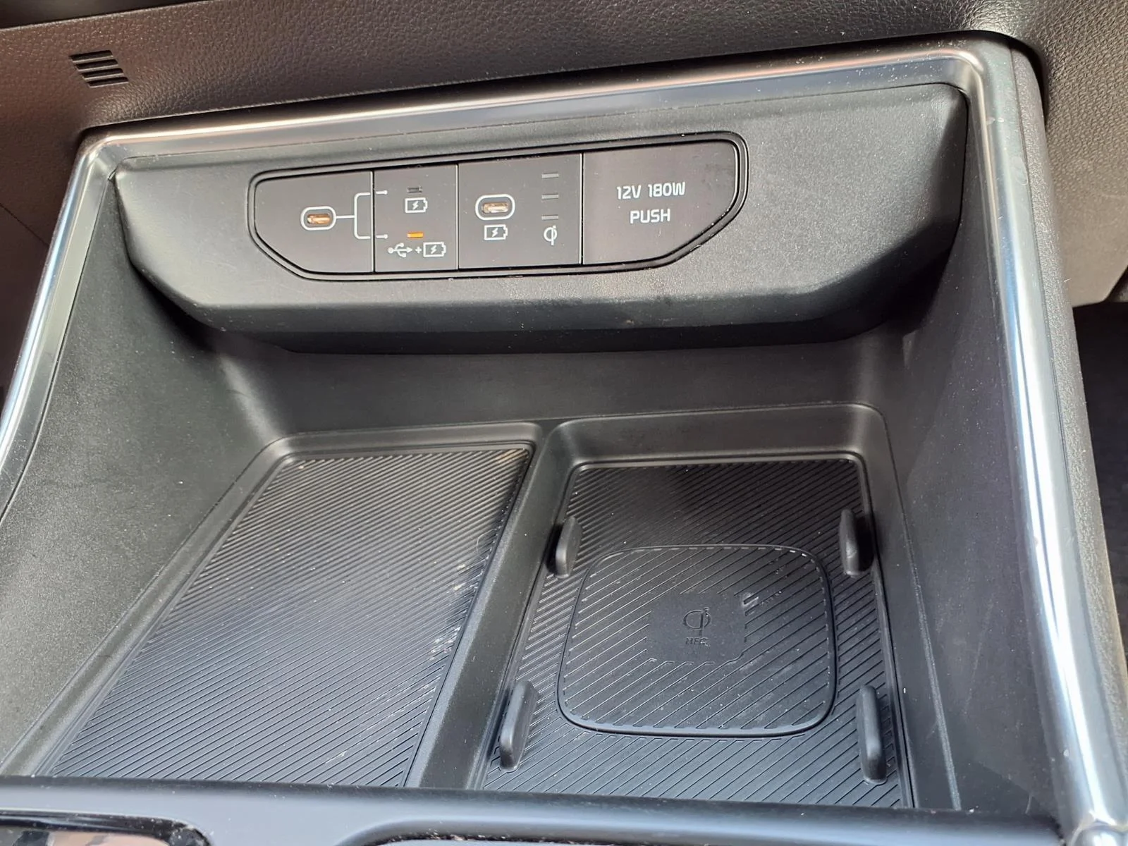 Used 2025 Aurora Black Pearl Kia SX image 11