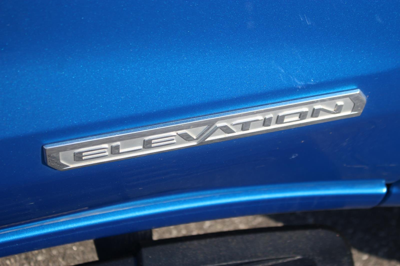 Used 2022 Dynamic Blue Metallic GMC Elevation image 11