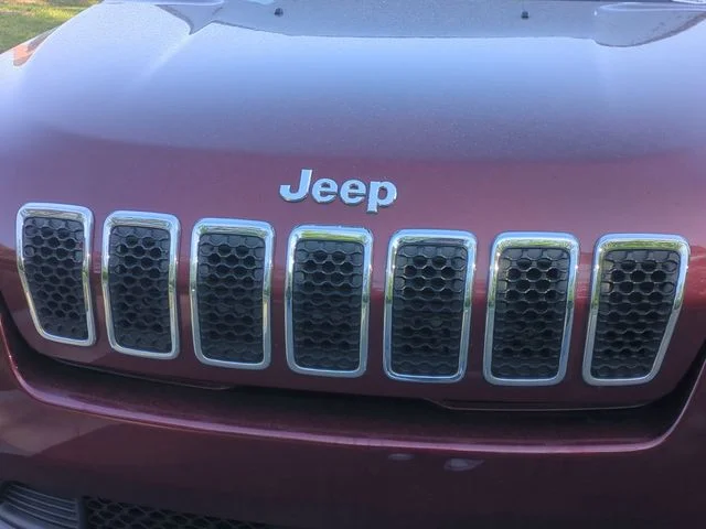Used 2021 Red Jeep Latitude Lux image 24