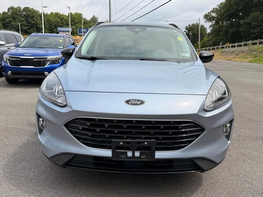 Used 2022 Blue Ford SEL image 16