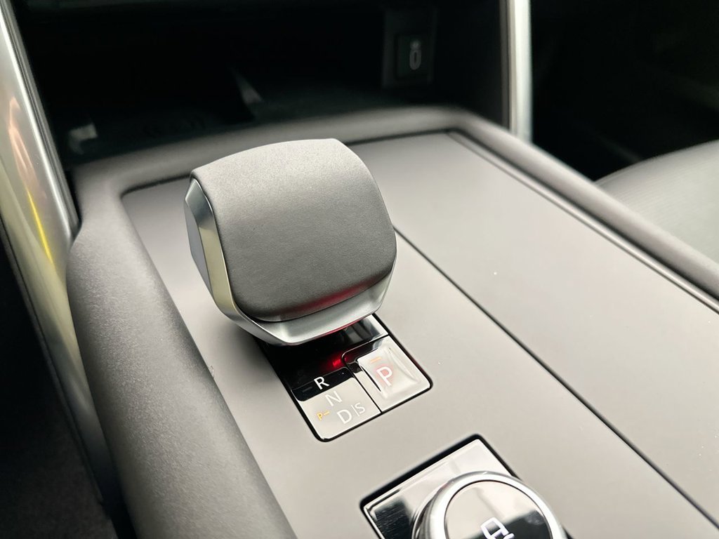 New 2027 Fuji White Land Rover S image 12
