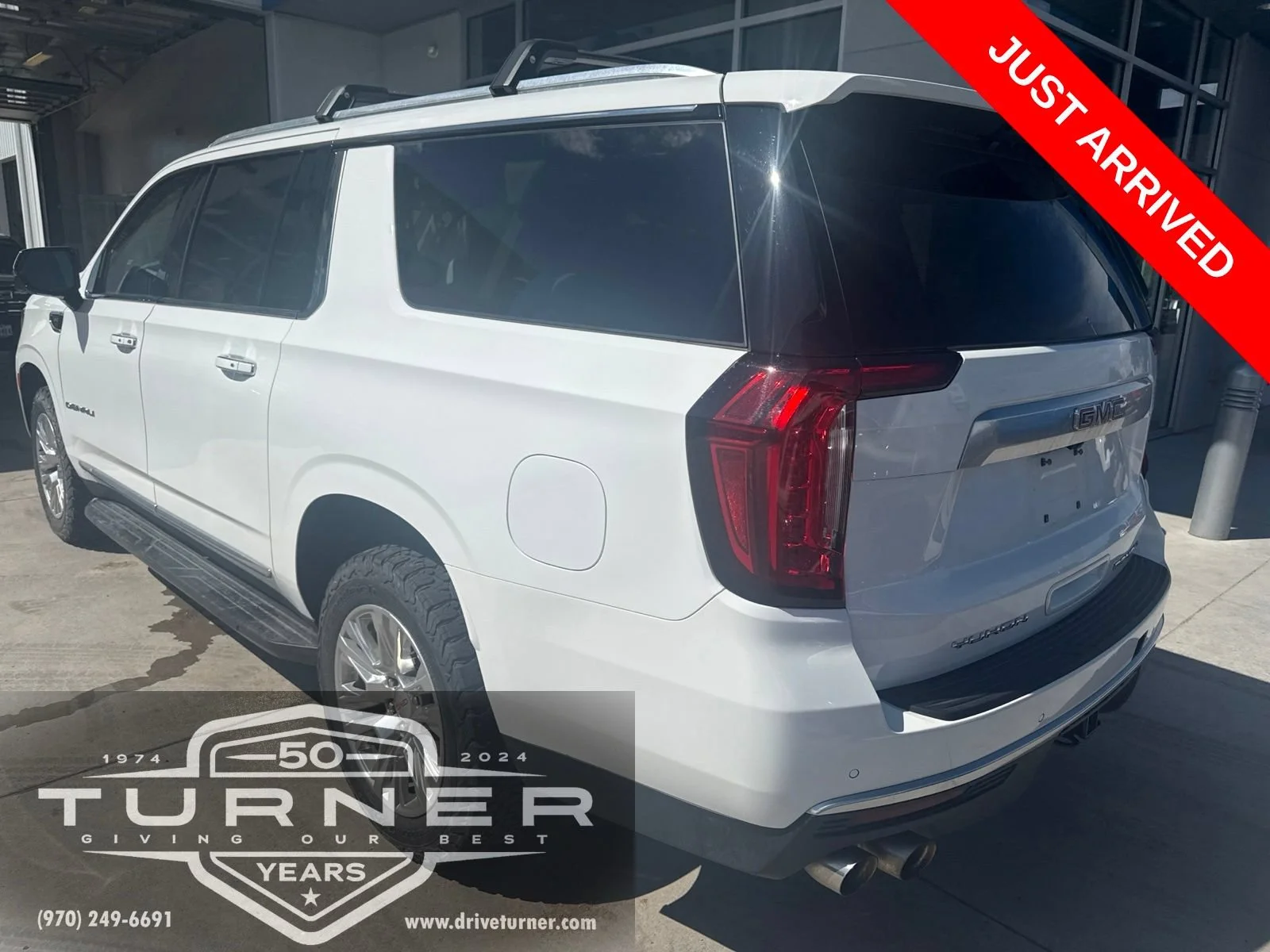 Used 2023 SUMMIT WHITE GMC Denali image 3