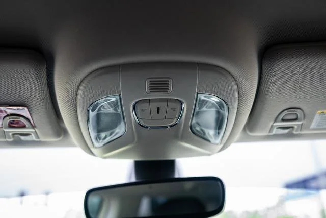 Used 2019 White Clearcoat Jeep Limited image 28