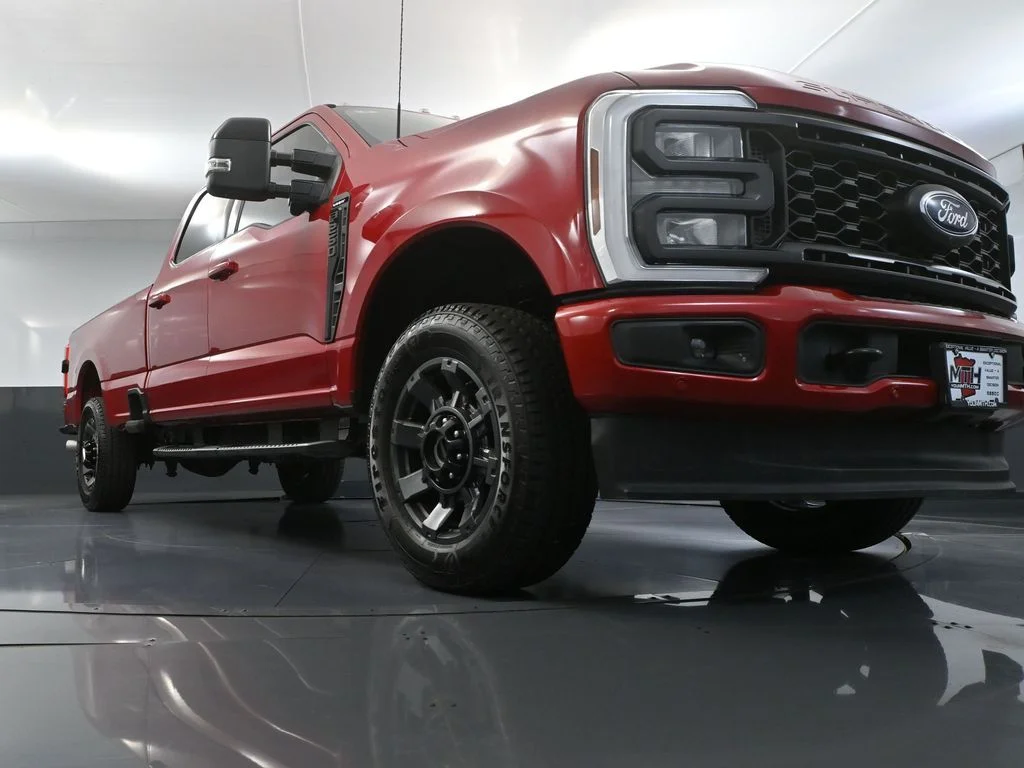 Used 2024 Red Ford Lariat image 58