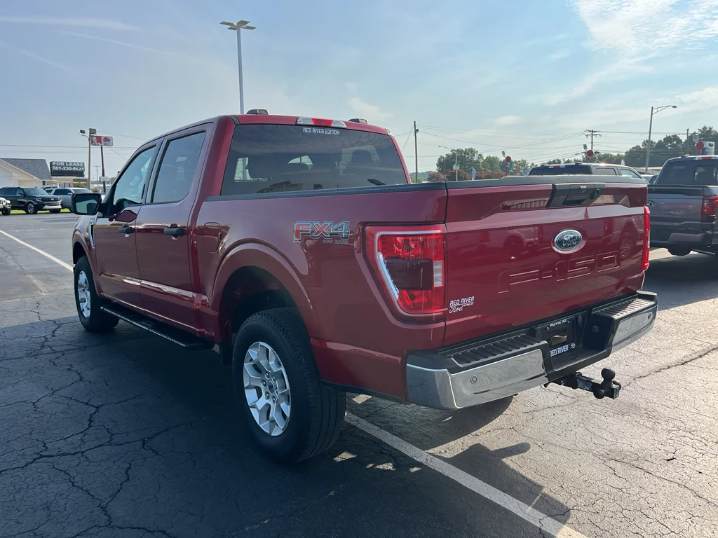 Certified Used 2022 Rapid Red Metallic Tinted Clearcoat Ford XLT image 7