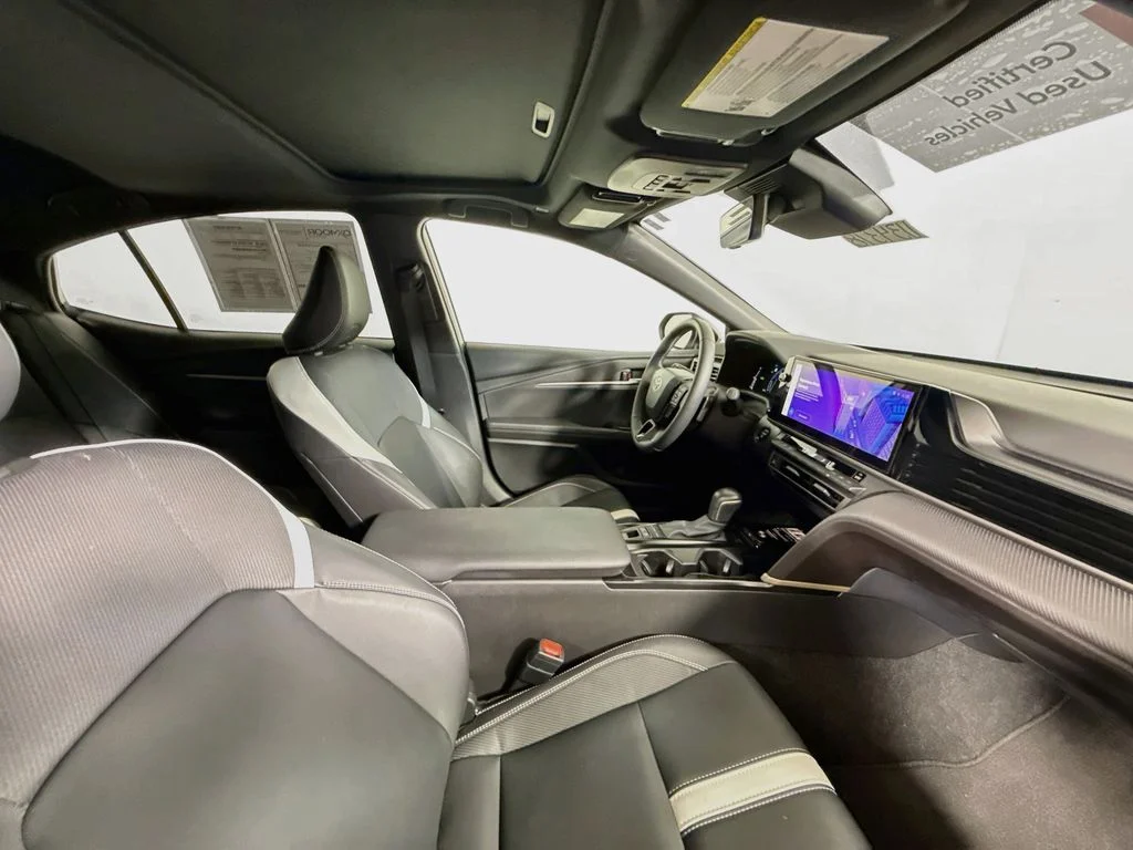 Used 2025 Heavy Metal Toyota SE image 29