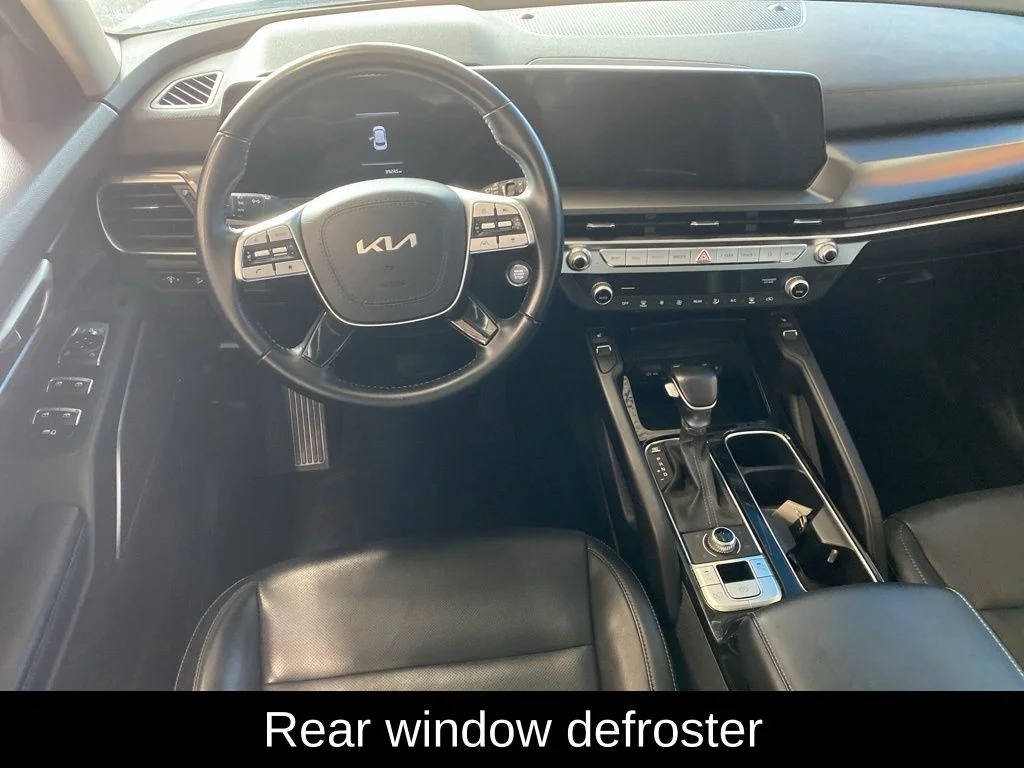 Used 2025 Black Kia S image 5